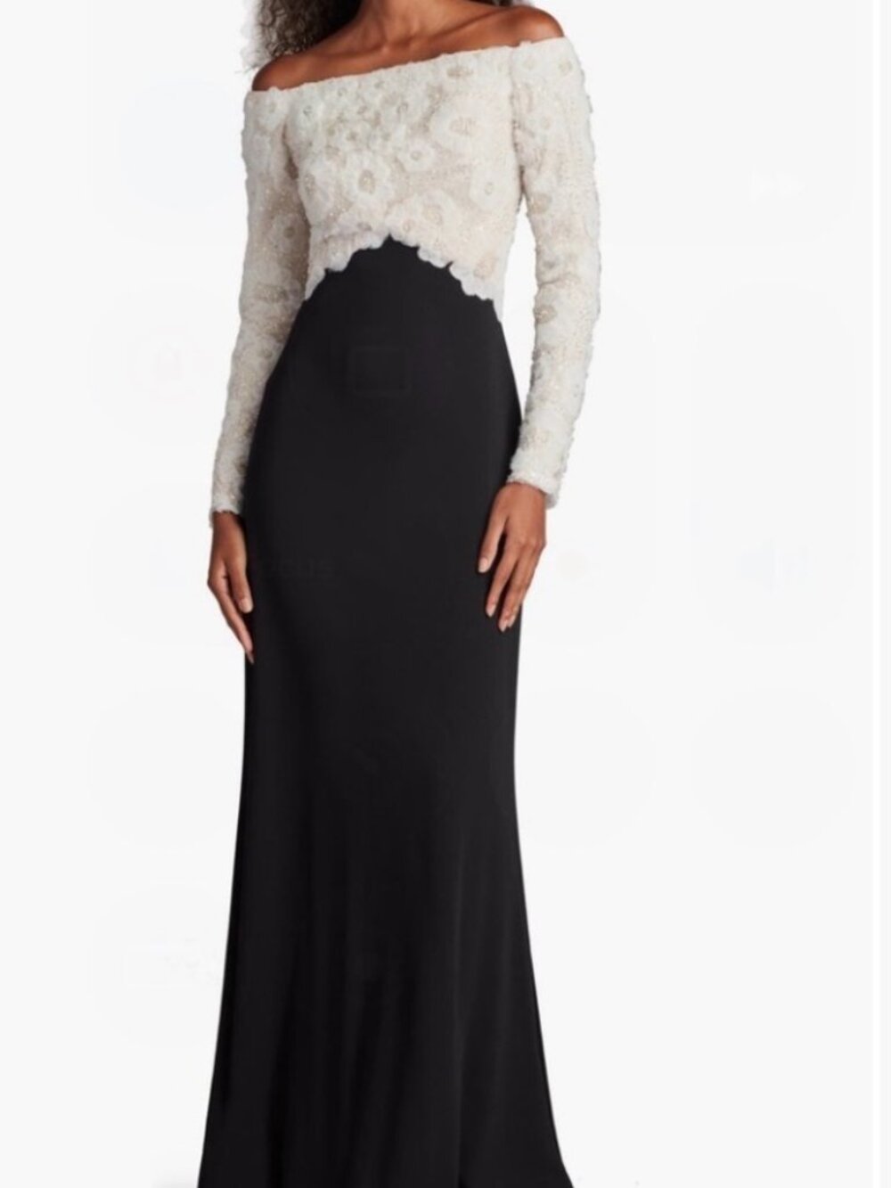 NWT Tadashi Shoji Giuliana Rhinestone Floral Beaded Off Shoulder Gown. Size 4